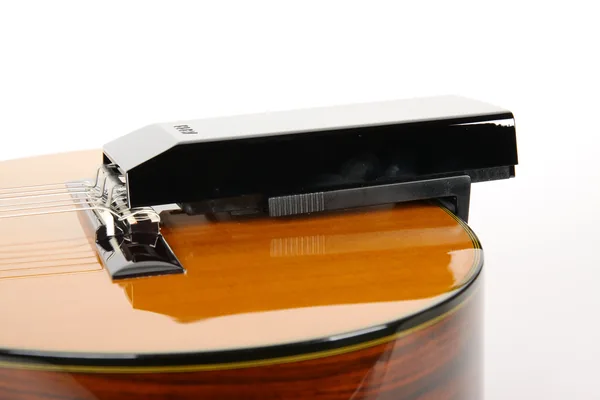 ASPRI combines patented design, precise-calibrated spring resonance with StringDrive™ source capture to augment your guitar’s natural vibration